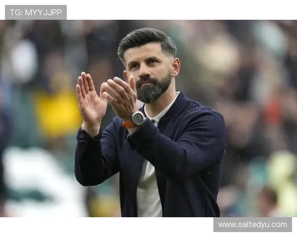 沙尔克 04 锁定 22 岁中场新星 埃尔 - 法乌齐加盟至 2029 年(1) 沙尔克 04 锁定 22 岁中场新星 埃尔 - 法乌齐加盟至 2029 年(1)